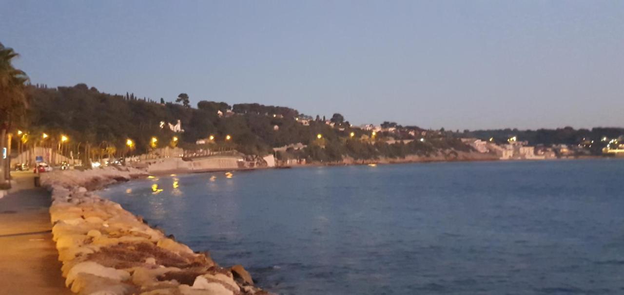 Appartement Entier Au Dessus De Villa, Climatisation Reversible Poele A Bois Tres Chaleureux , Wi Fi Parking Privee Gratuit Situation 500 M, Plage Et Centre Ville Sanary-sur-Mer Exterior foto